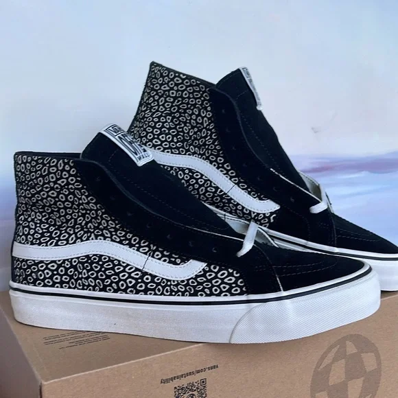 Vans WMNS Sk8-Hi 38 Deco
Sting Ray Black/Vintage White
VN0A4BX64WM
Sneakers - Picture 6 of 16